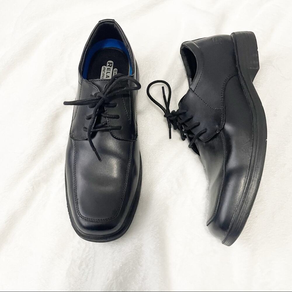 Skechers relaxed fit memory foam lace up square toe shoe size 9.5 men’s NEW